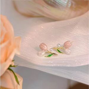 - 🌸Pink and White  Tulip Pearl Earrings 🌸